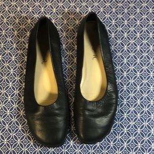 Unisa dark navy leather flats, round toe, size 10